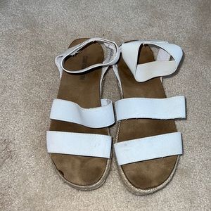 Platform sandals